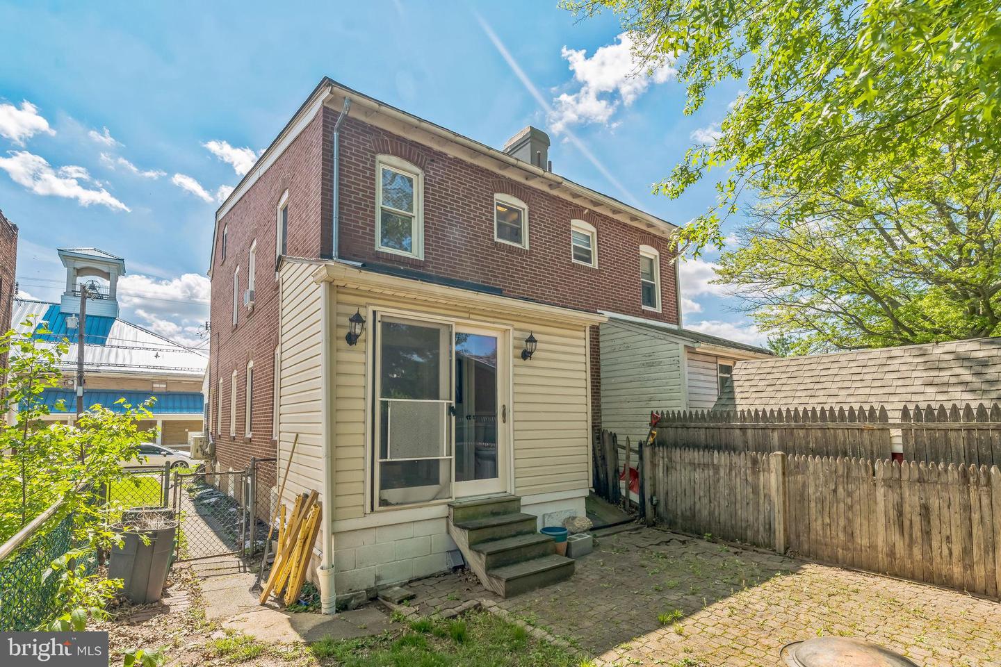 228 S 5th Ave