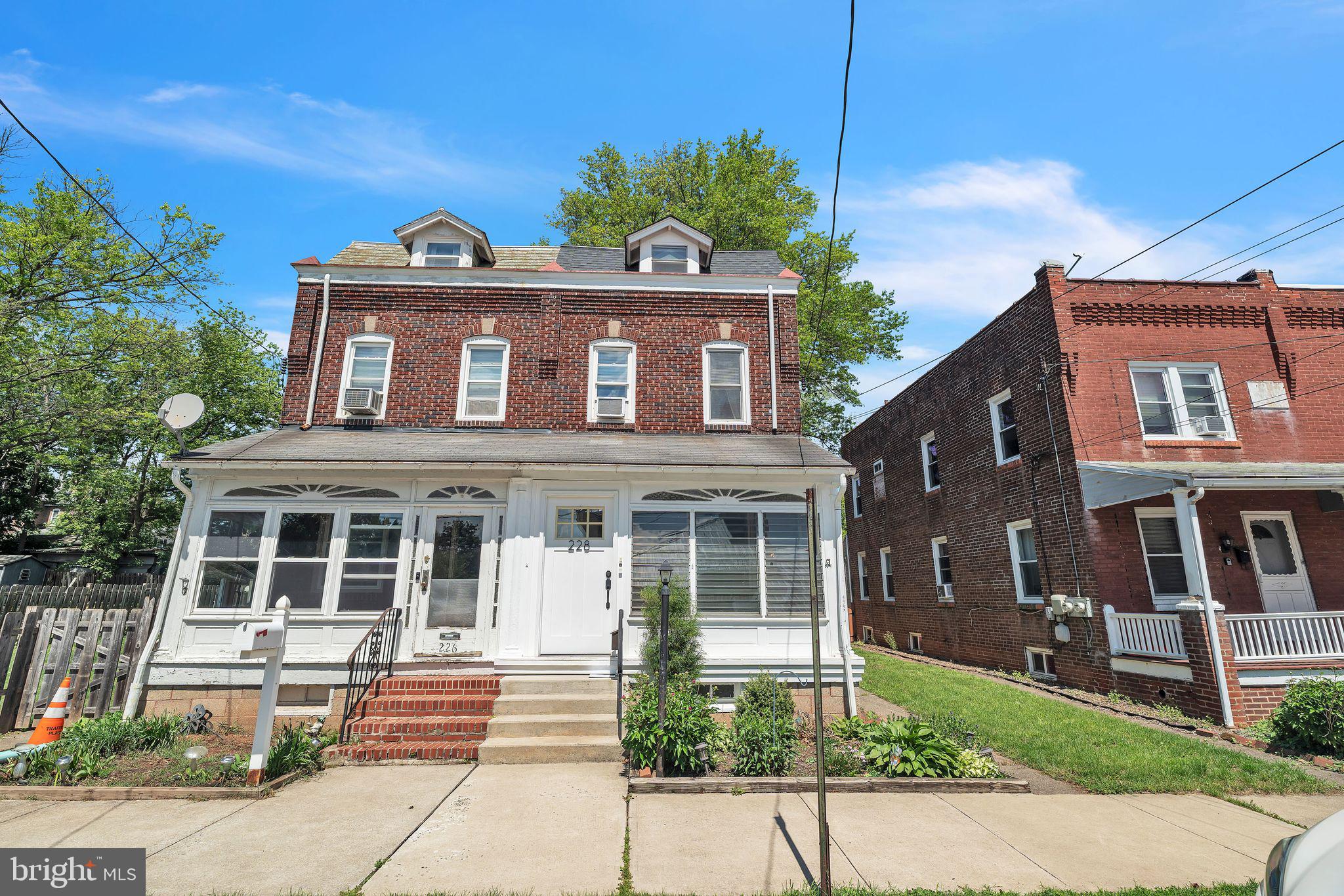 228 S 5th Ave