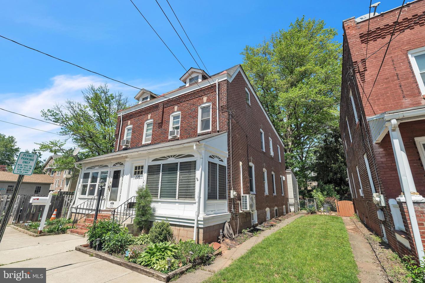 228 S 5th Ave