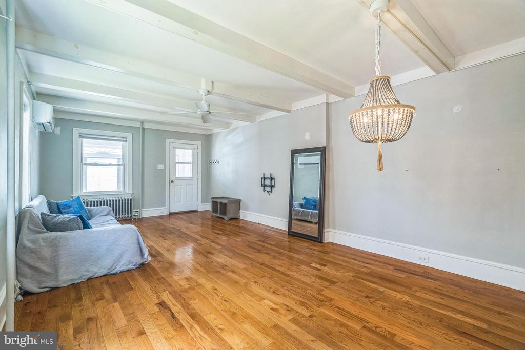 228 S 5th Ave