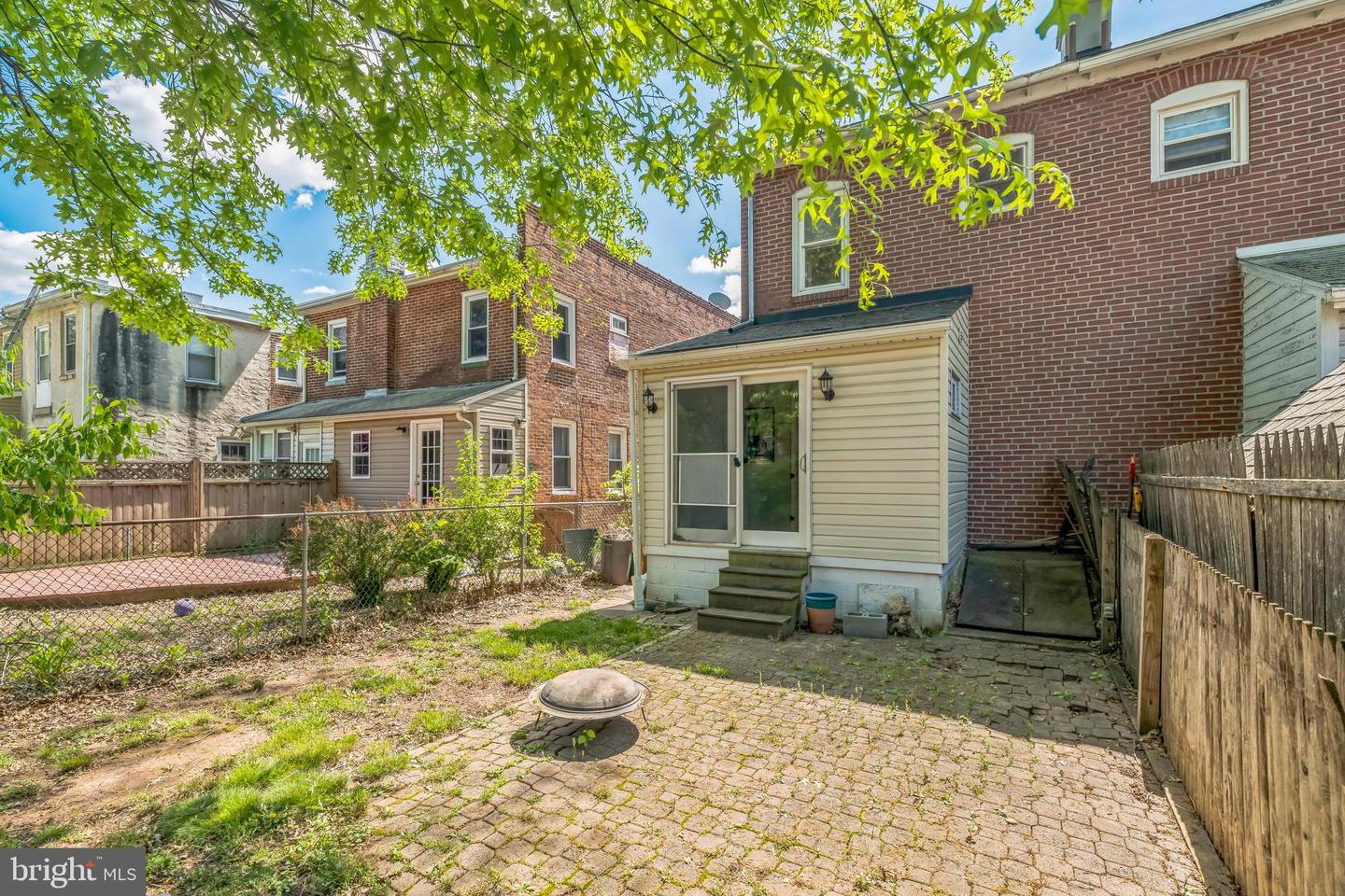 228 S 5th Ave