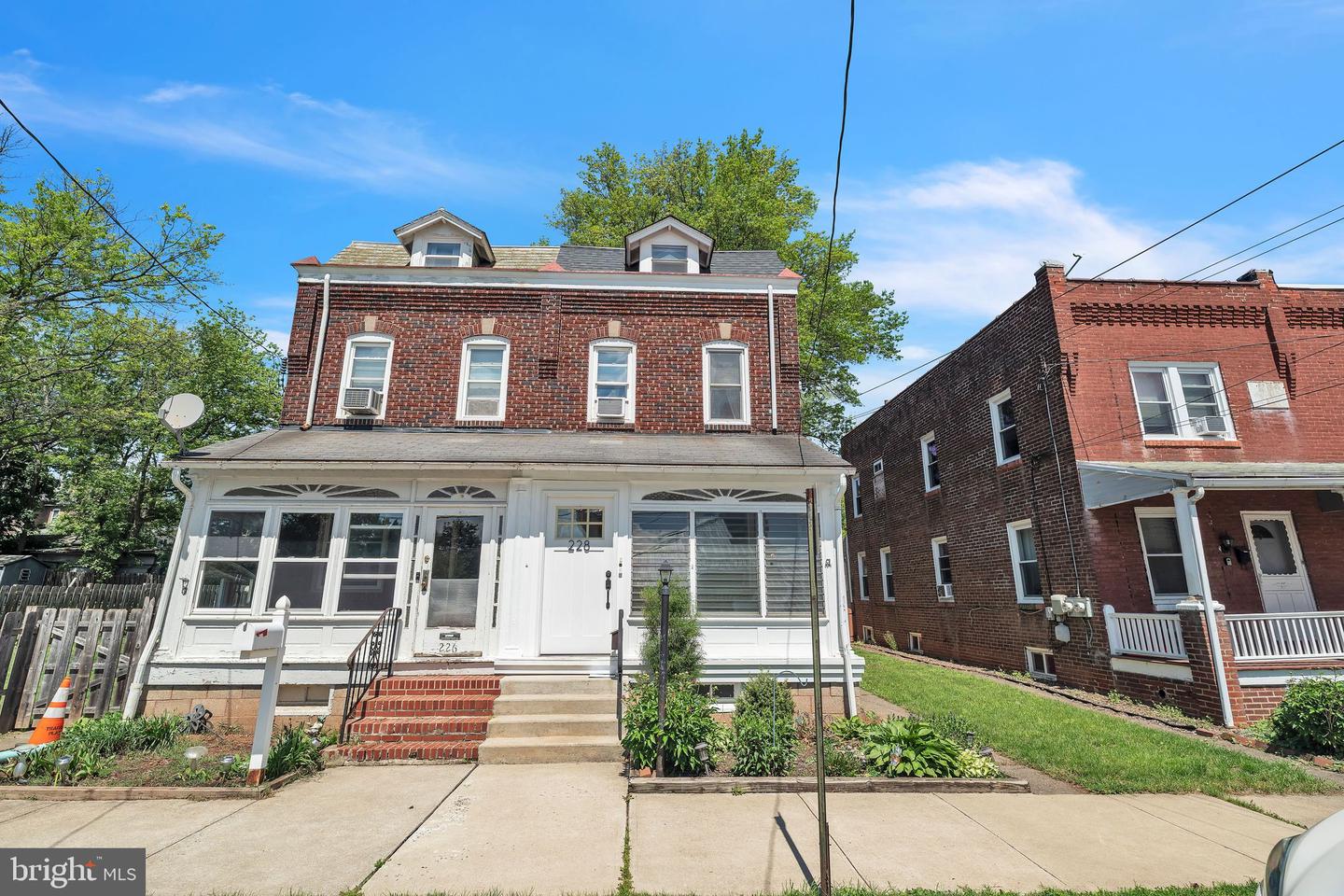 228 S 5th Ave