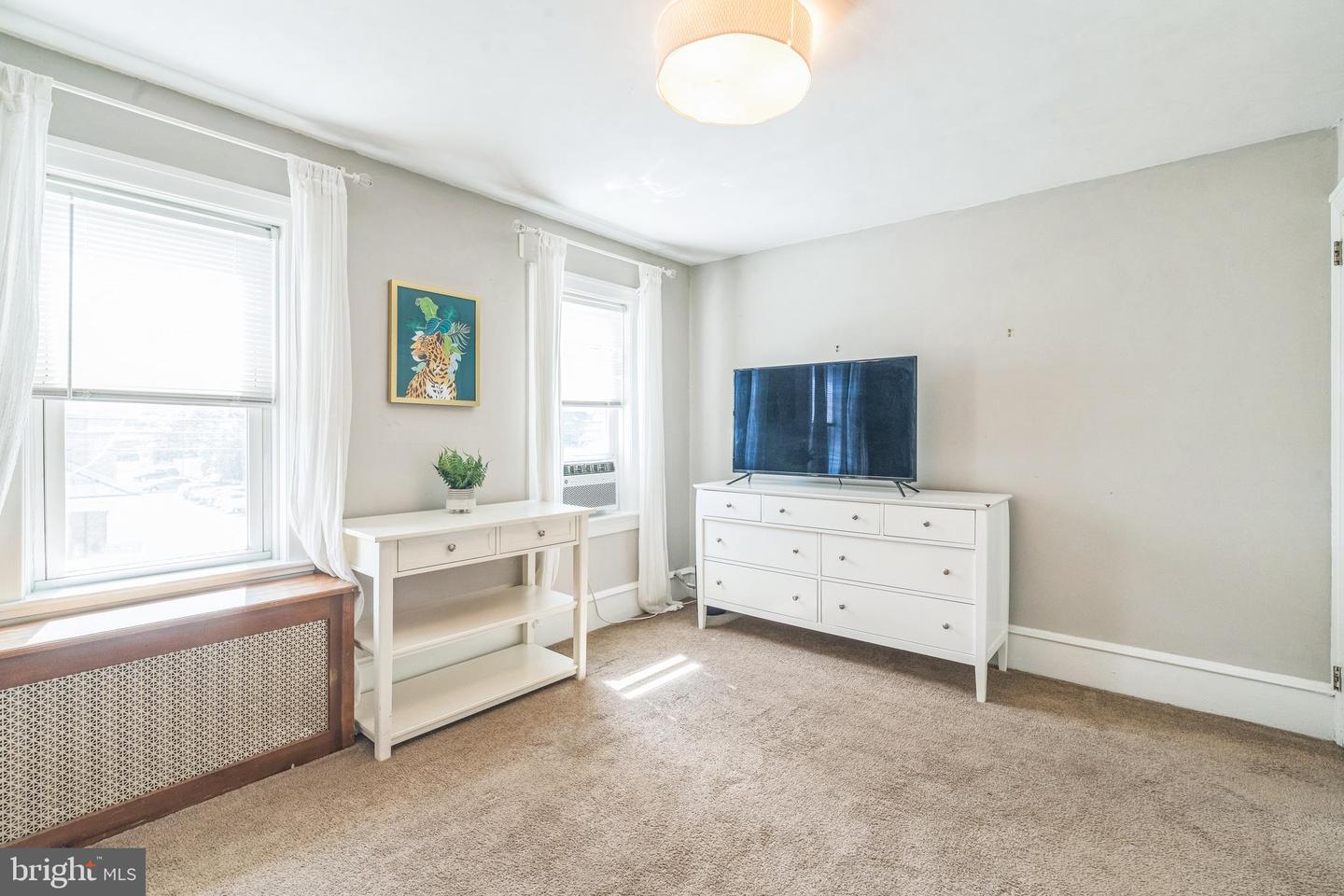 228 S 5th Ave