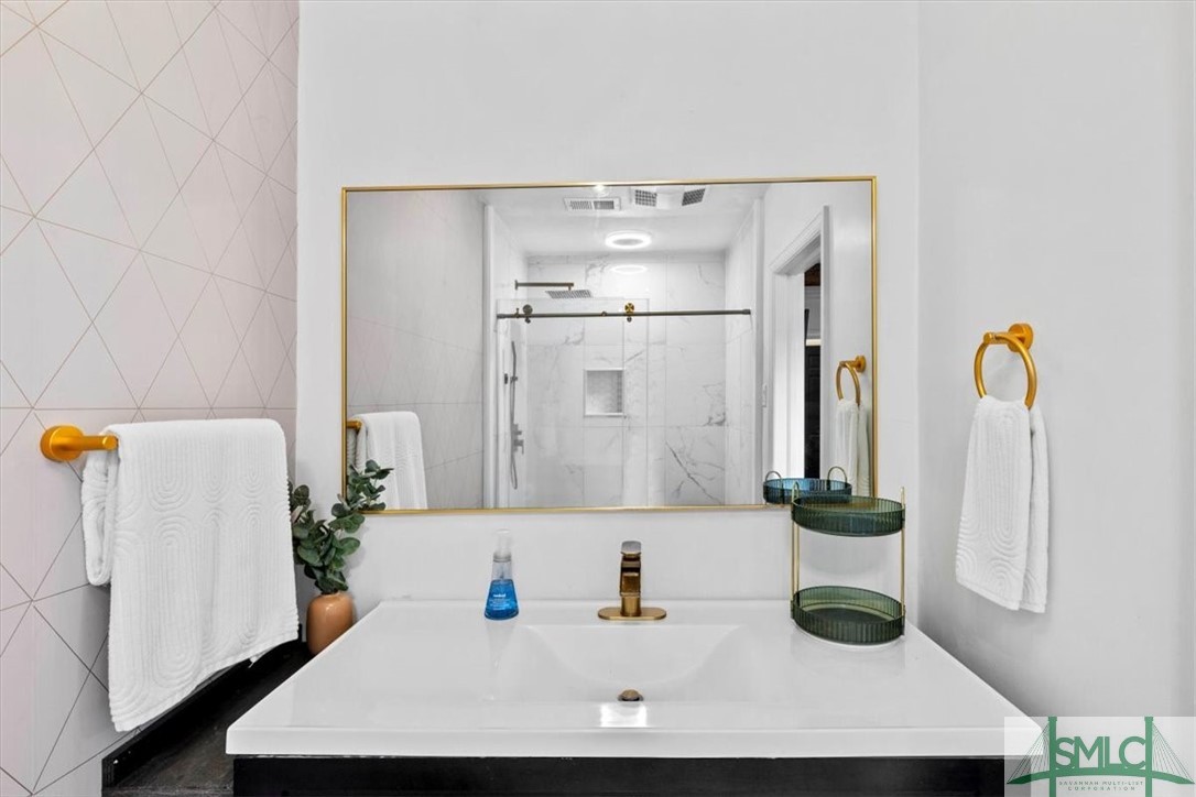 17 E 62nd Street