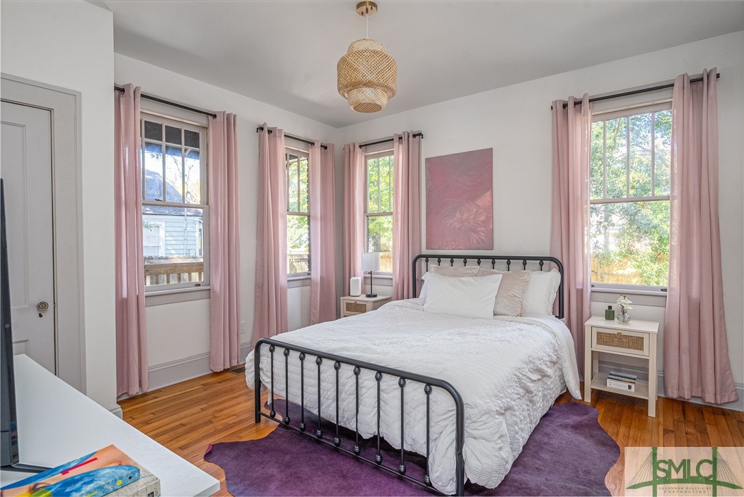 1306 E 51st Street