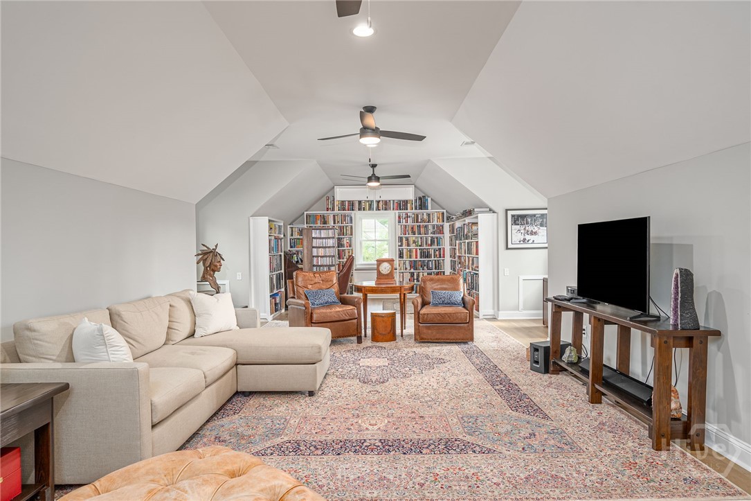 124 Kent Trail