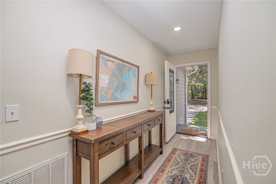 2 E Deerwood Road
