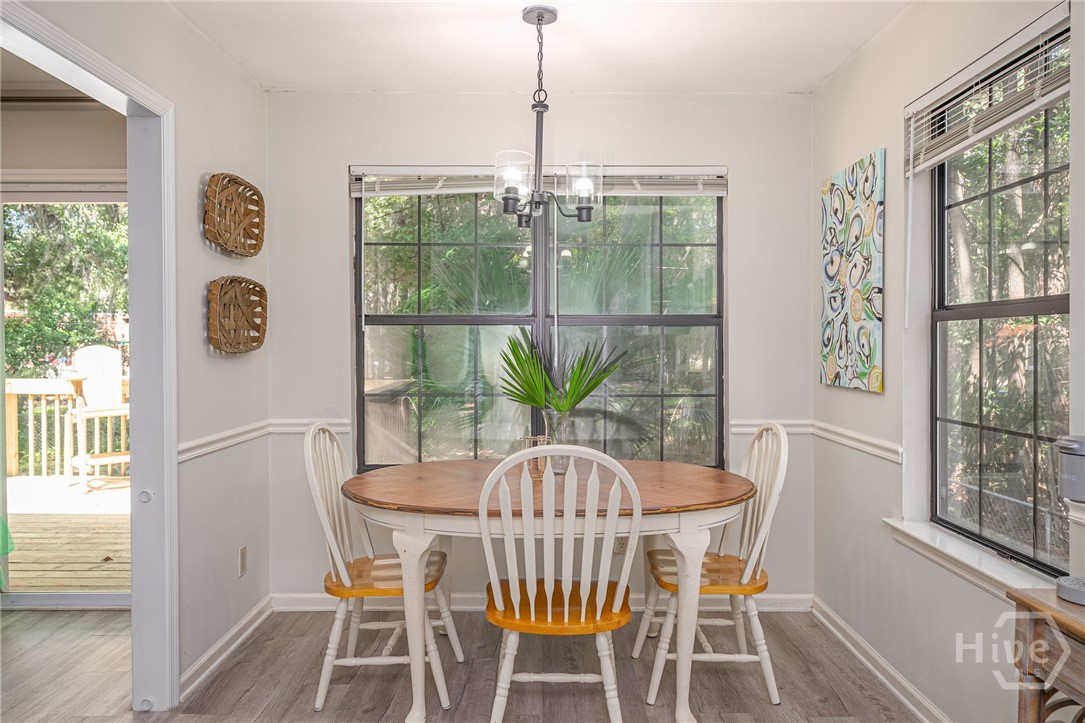 2 E Deerwood Road