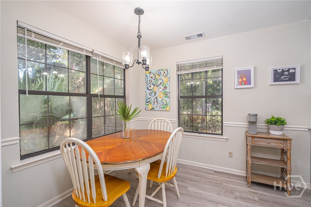 2 E Deerwood Road