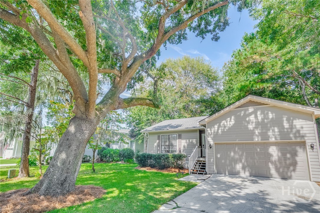 2 E Deerwood Road
