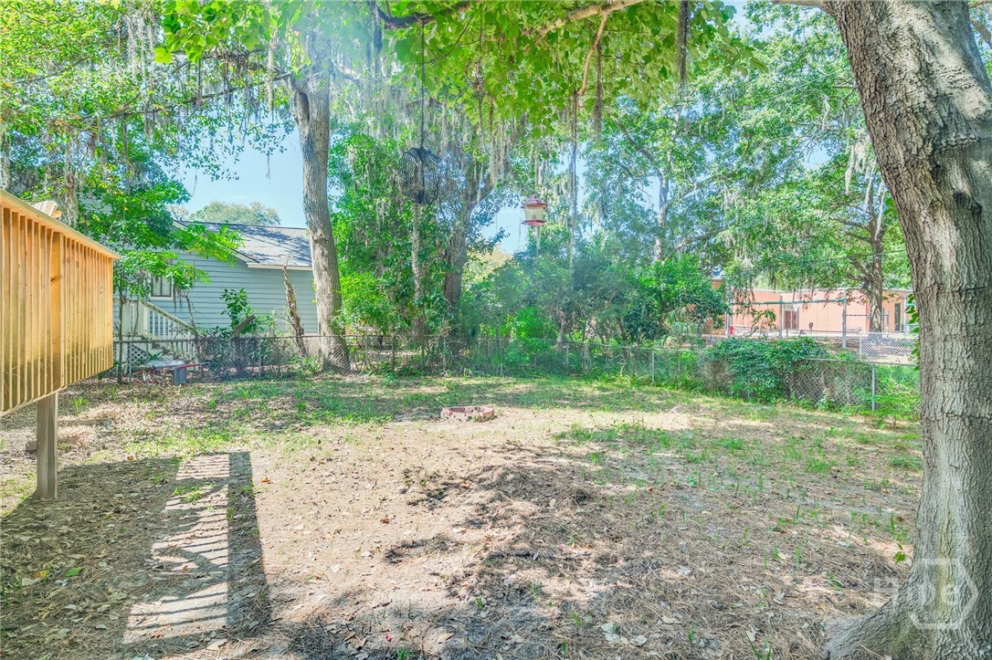 2 E Deerwood Road