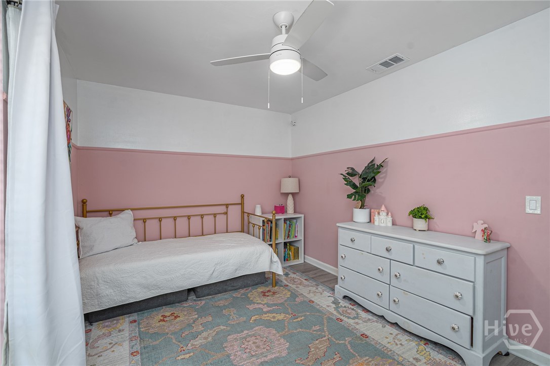 2 E Deerwood Road