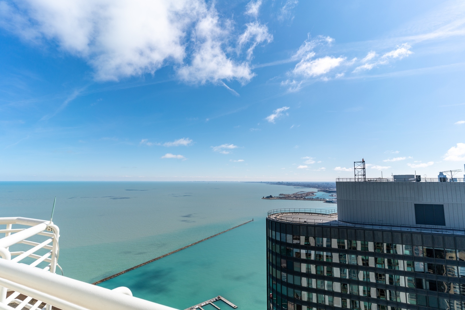195 N Harbor Drive Unit: 3301