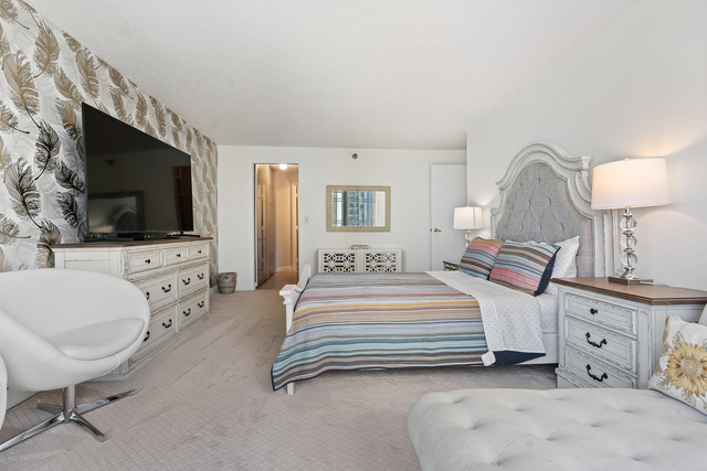 195 N Harbor Drive Unit: 3301