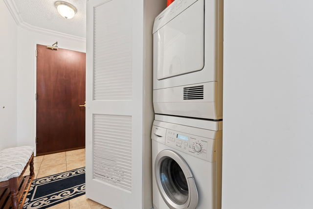 195 N Harbor Drive Unit: 3301