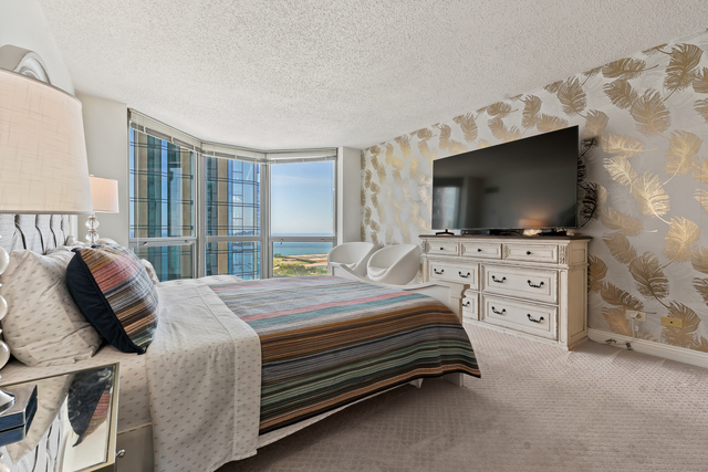 195 N Harbor Drive Unit: 3301