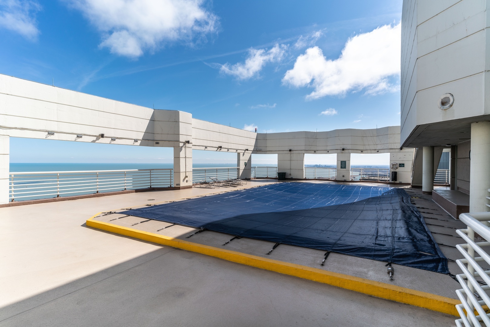195 N Harbor Drive Unit: 3301