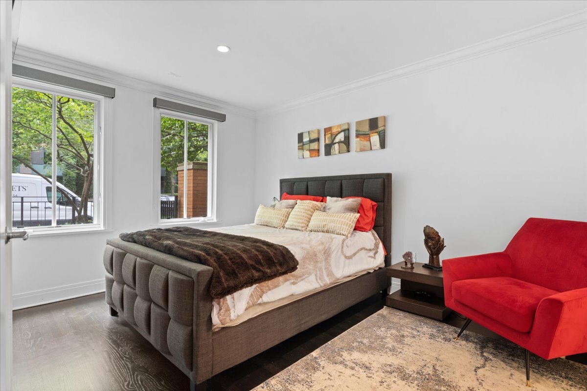 447 N McClurg Court Unit: 447