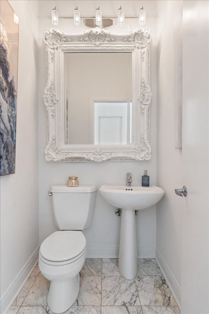 447 N McClurg Court Unit: 447