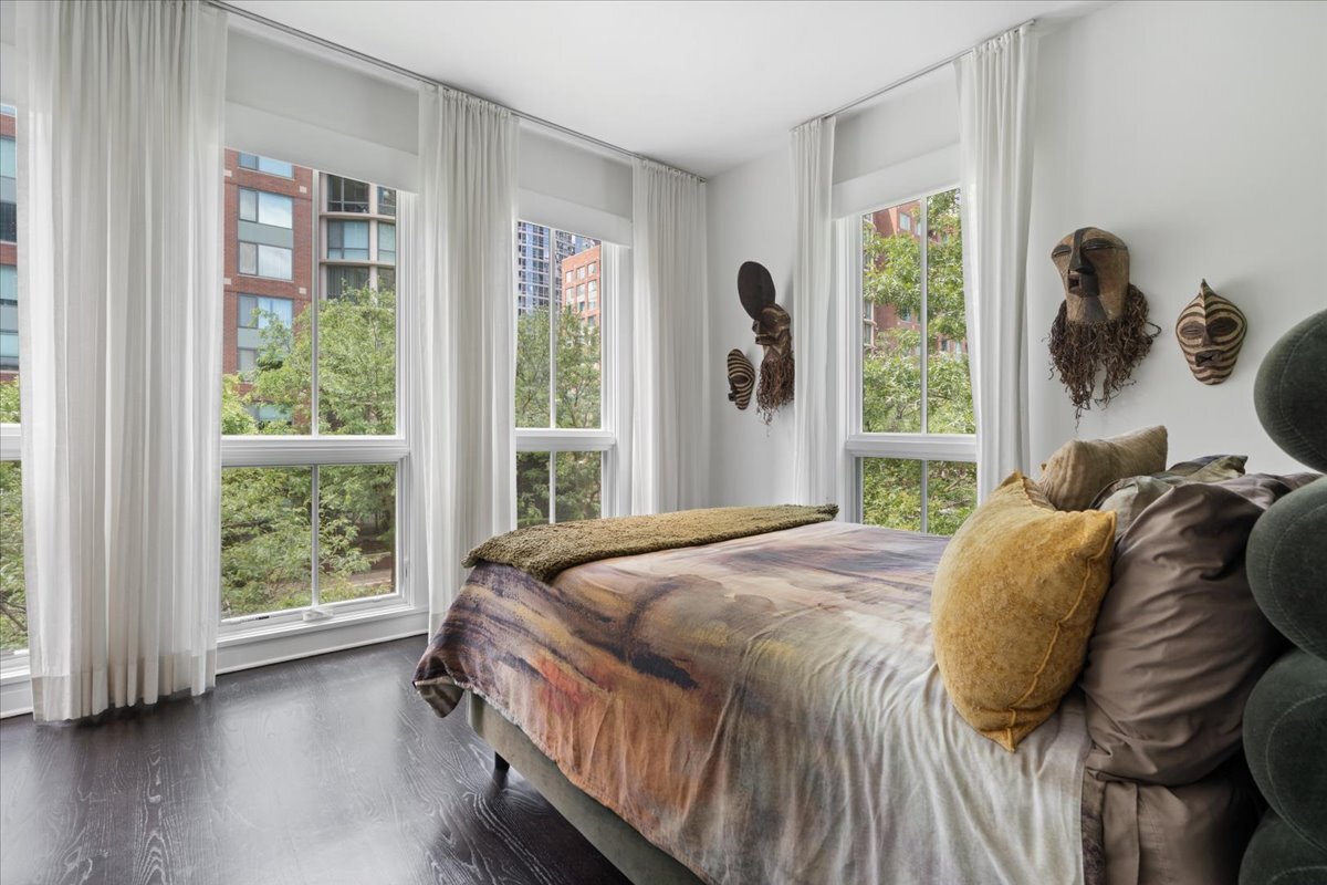 447 N McClurg Court Unit: 447