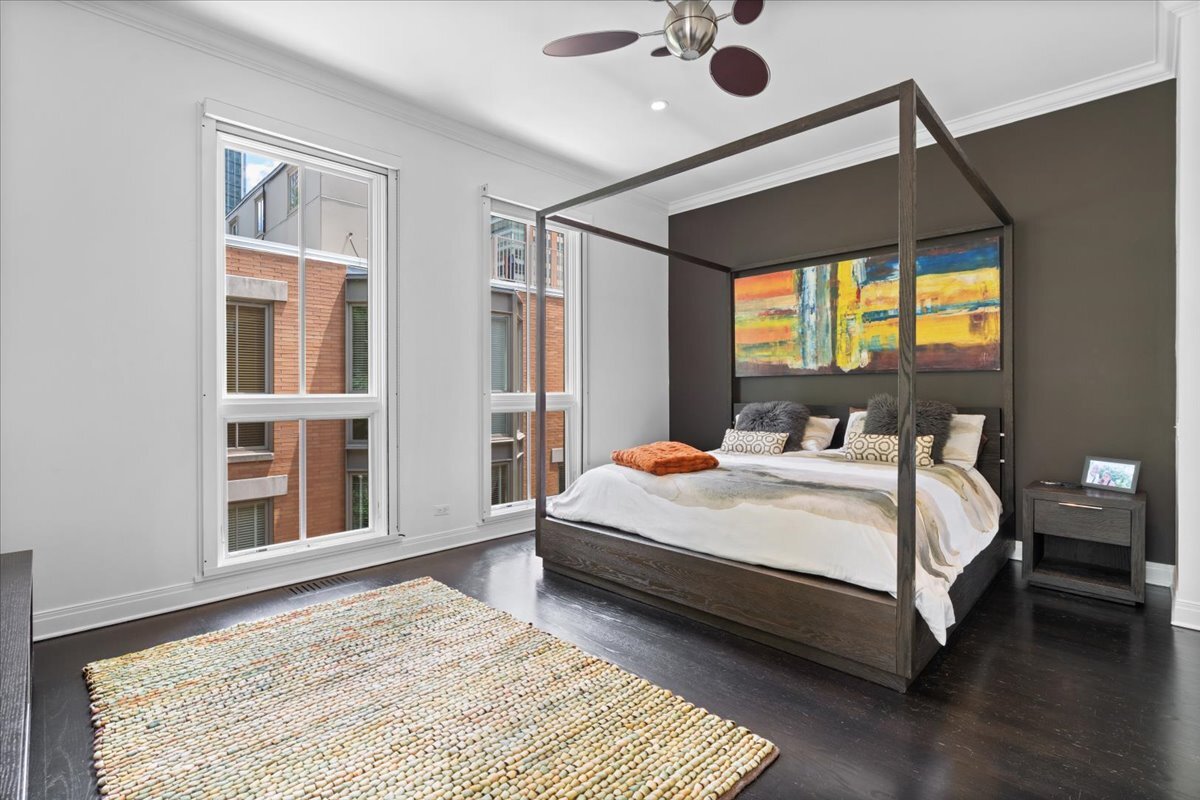 447 N McClurg Court Unit: 447