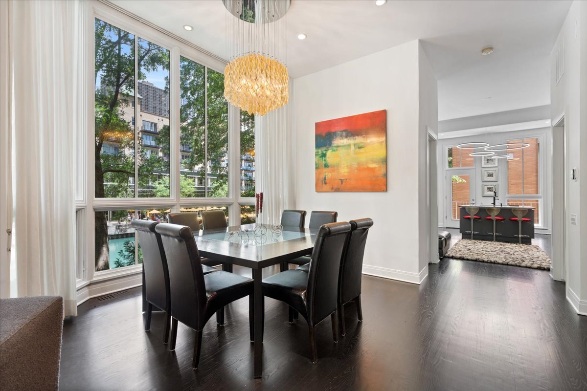447 N McClurg Court Unit: 447