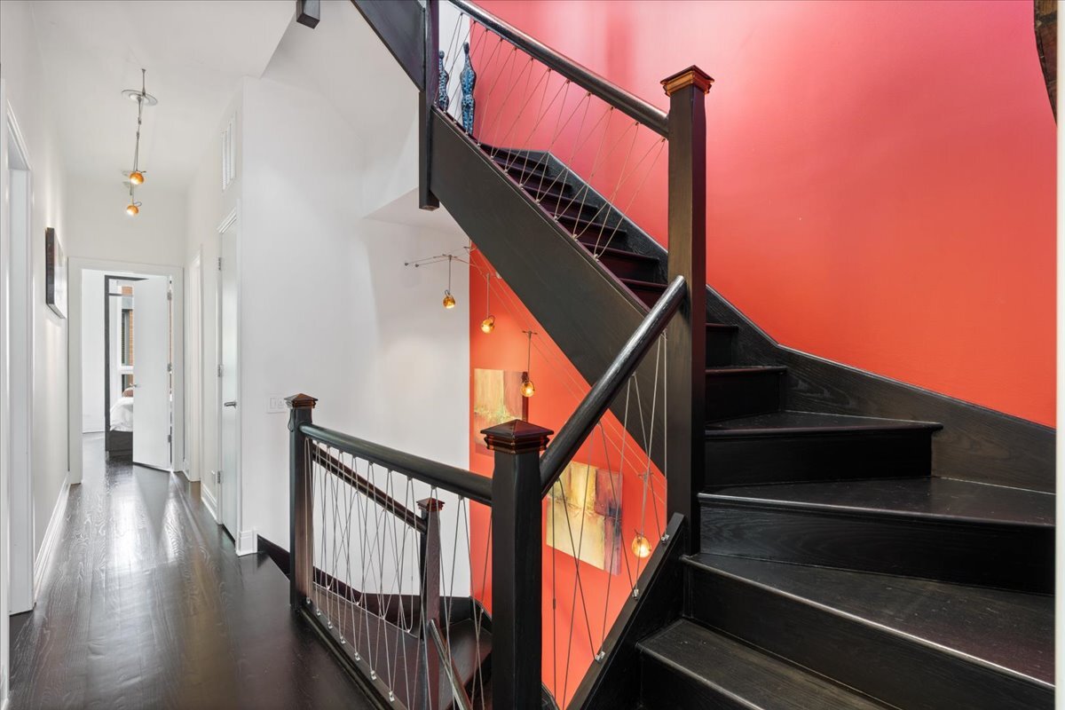 447 N McClurg Court Unit: 447