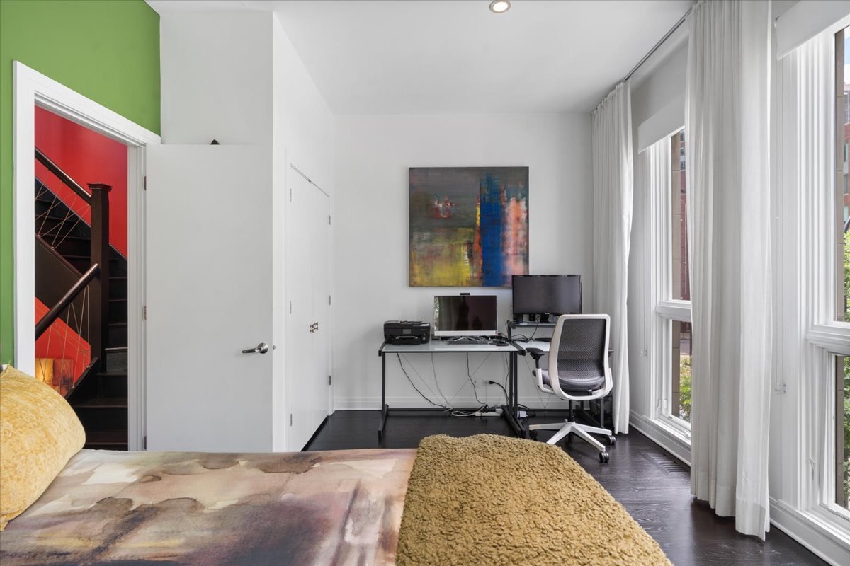 447 N McClurg Court Unit: 447