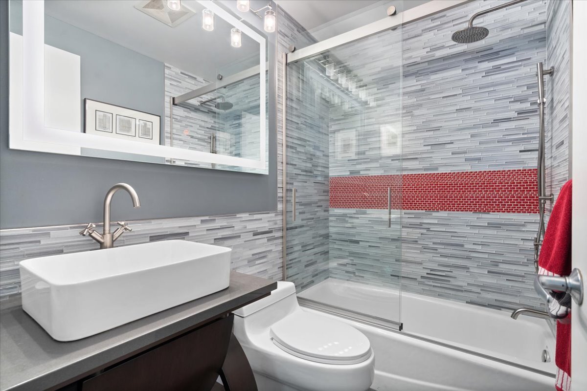 447 N McClurg Court Unit: 447