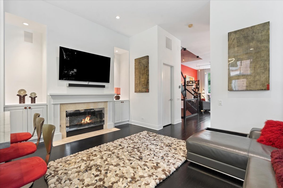 447 N McClurg Court Unit: 447