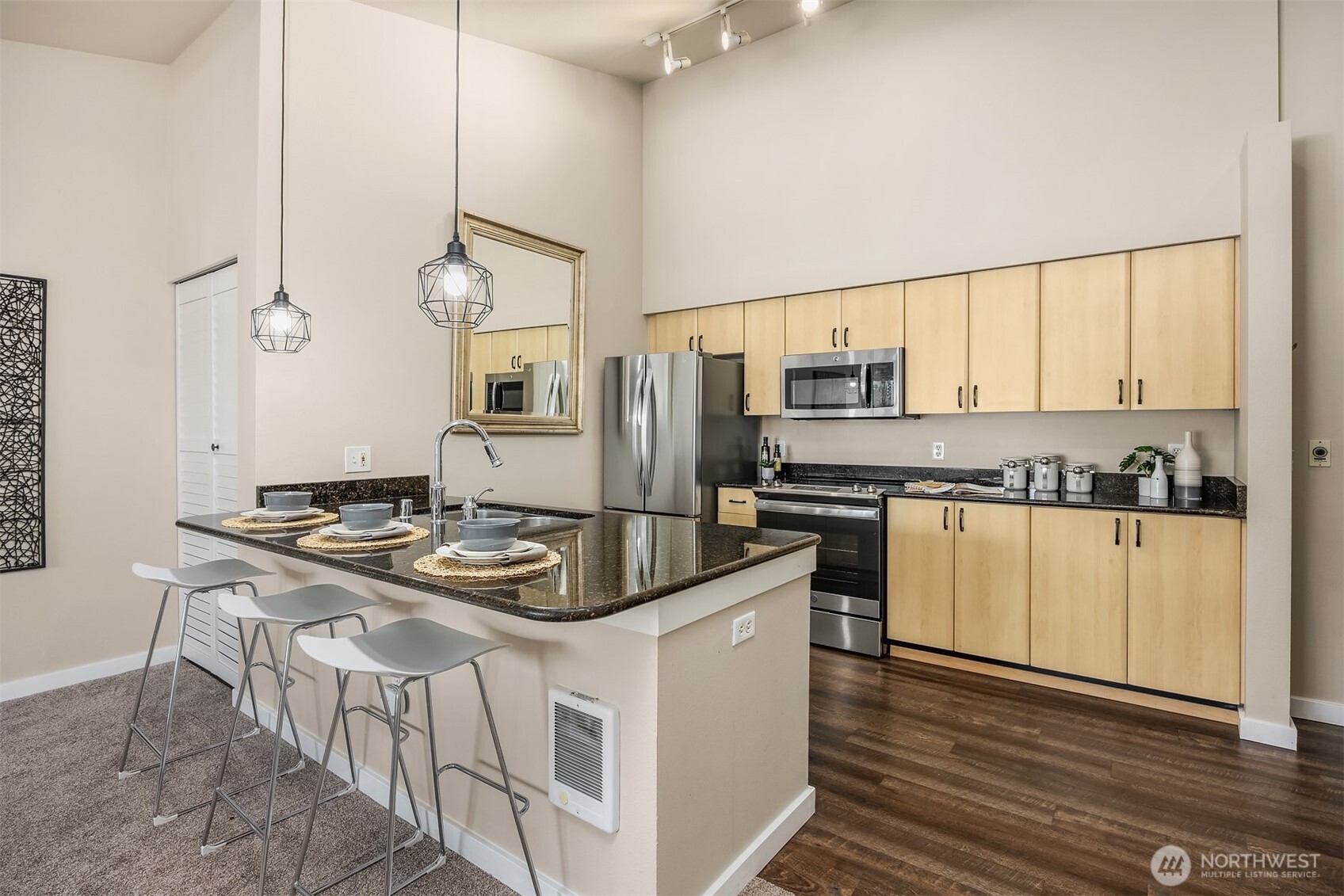 812 5th Avenue N Unit: 407