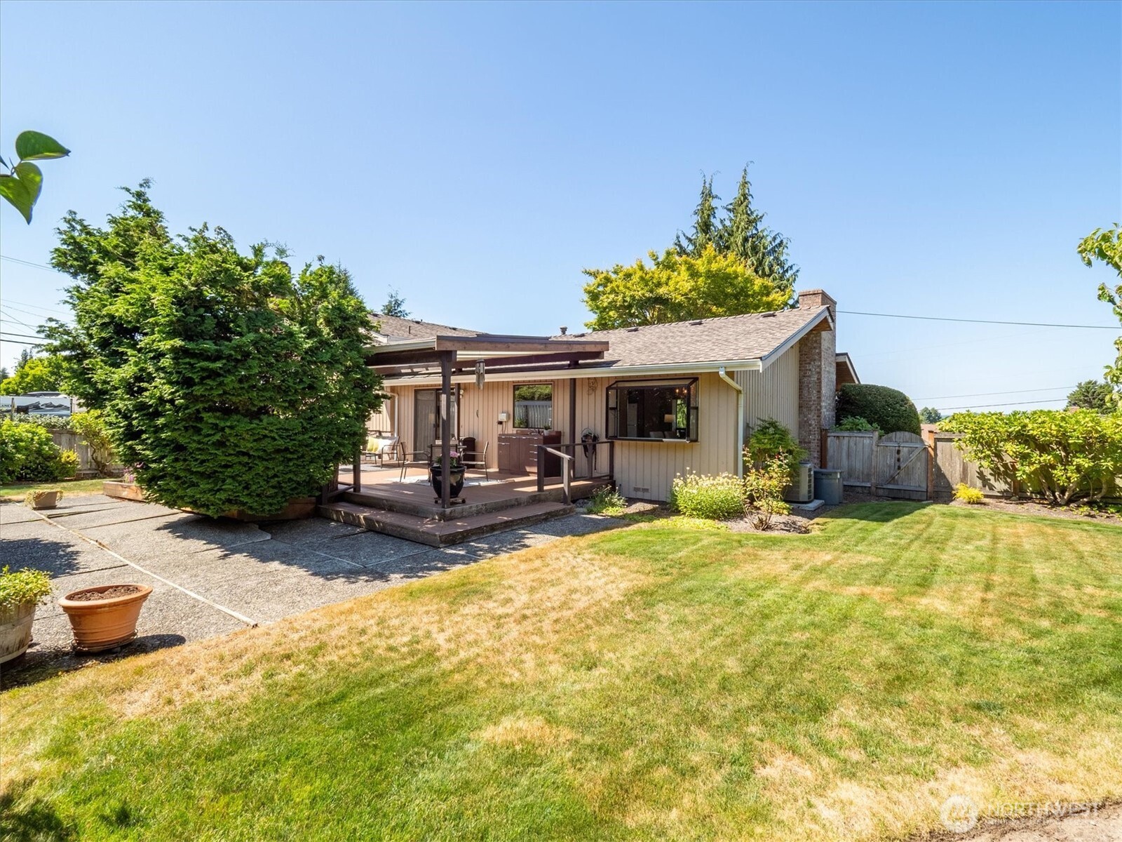 1100 Edmonds Street
