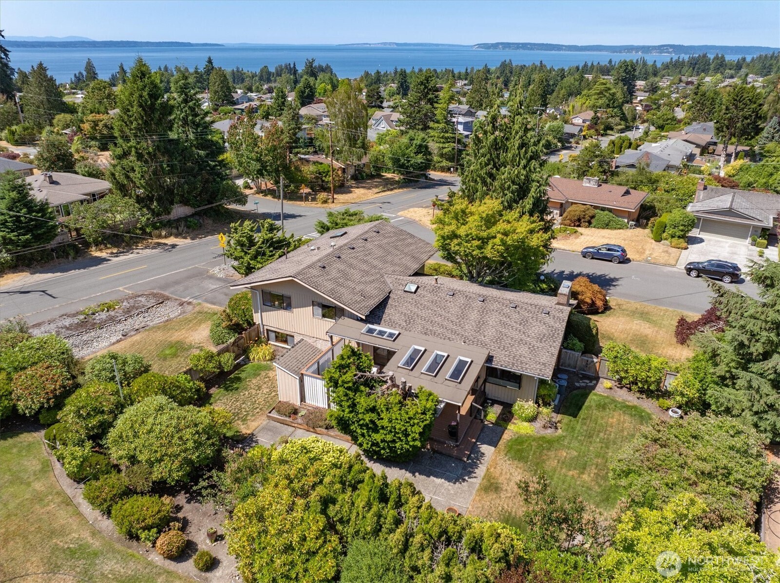 1100 Edmonds Street