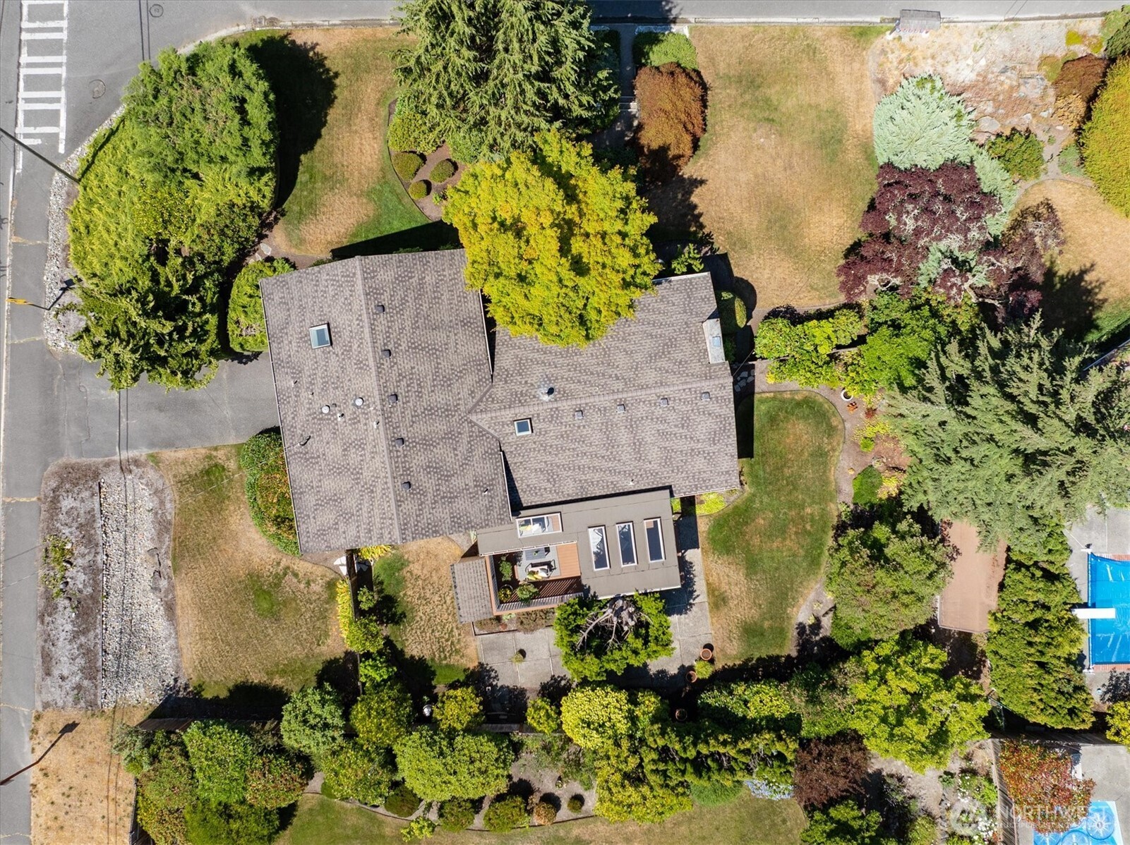 1100 Edmonds Street