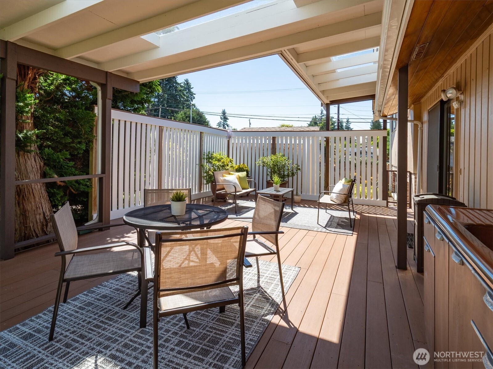 1100 Edmonds Street