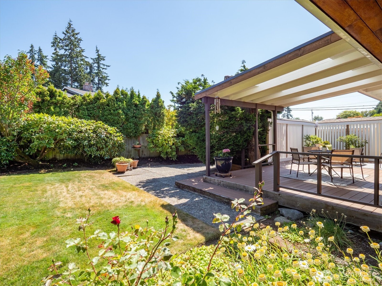 1100 Edmonds Street