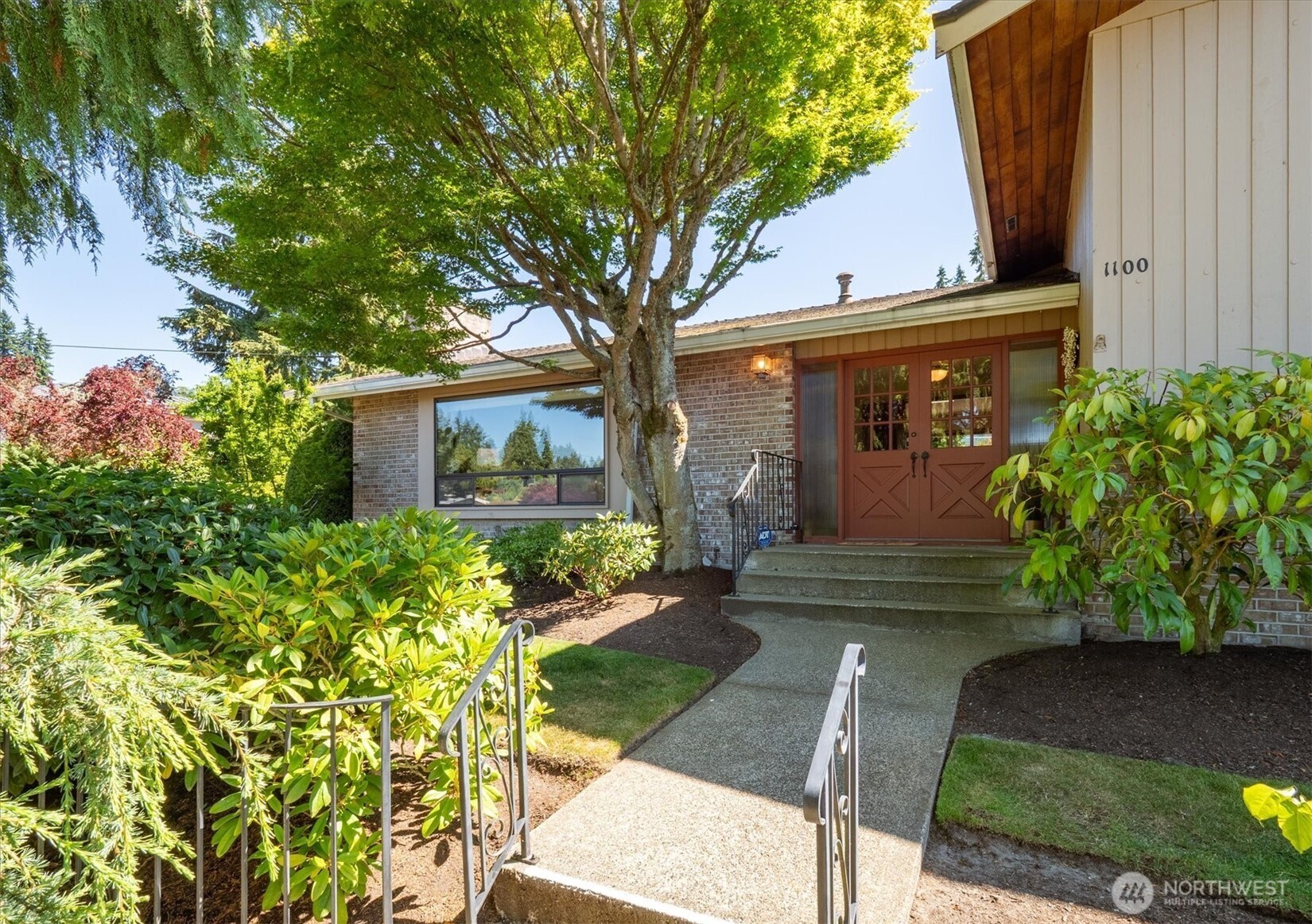 1100 Edmonds Street