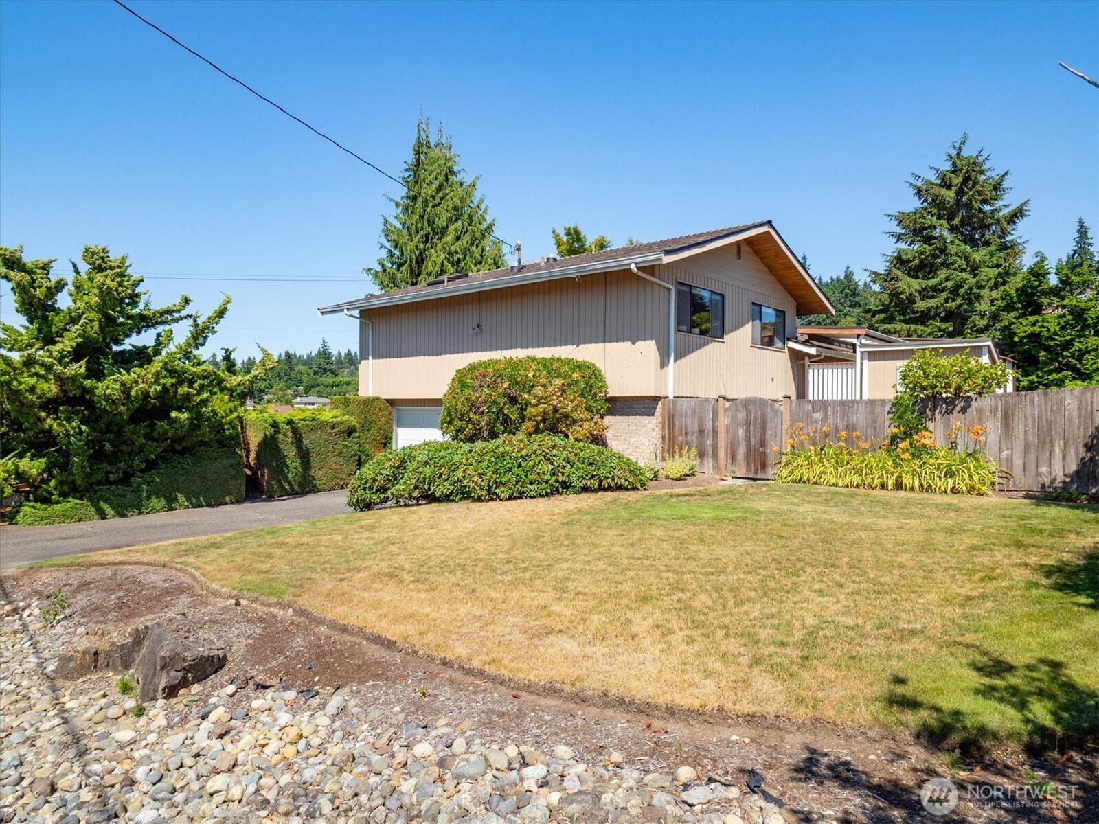 1100 Edmonds Street
