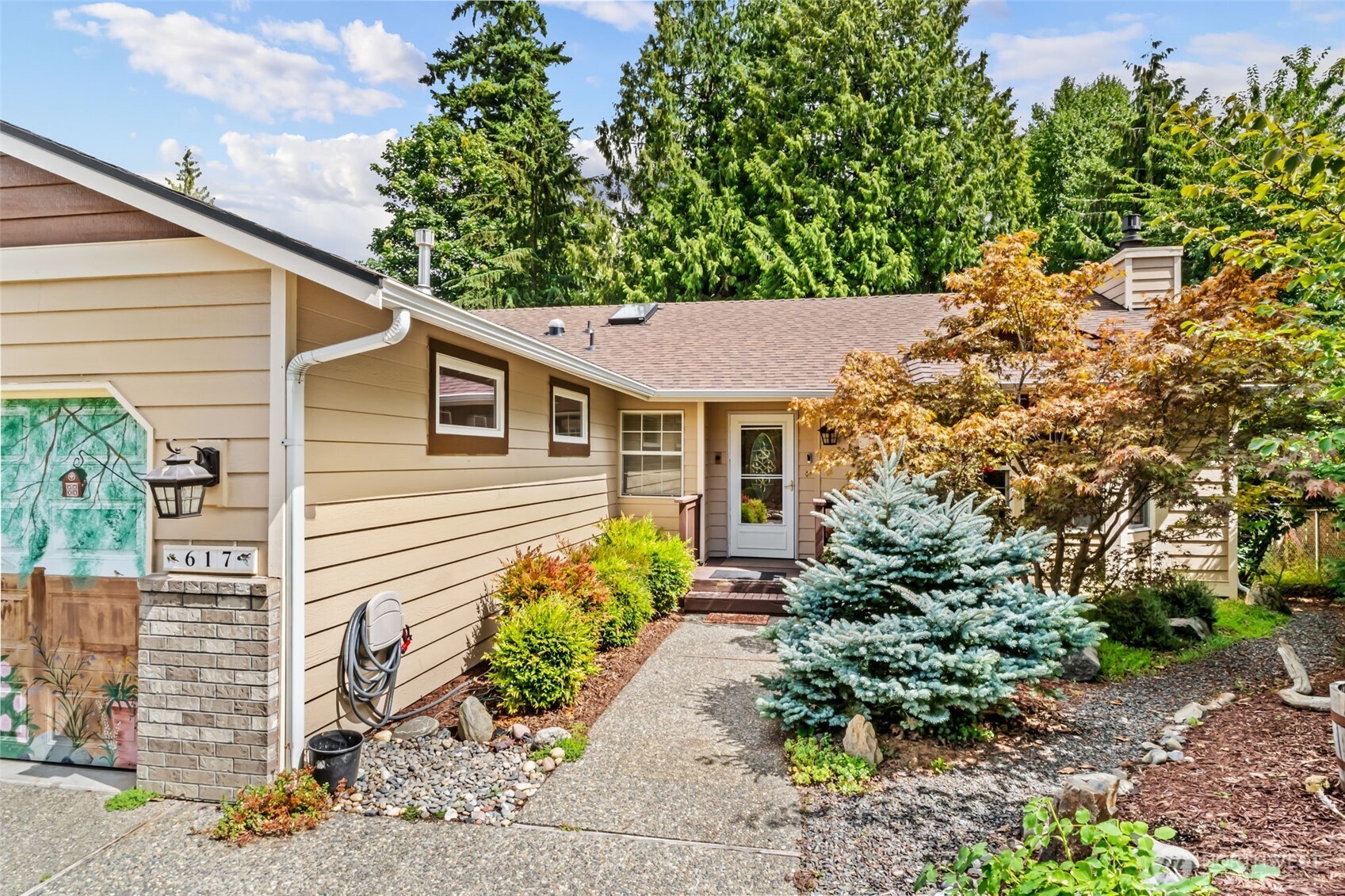 617 98th Drive NE
