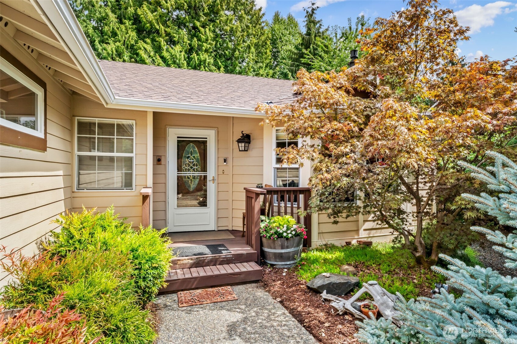617 98th Drive NE