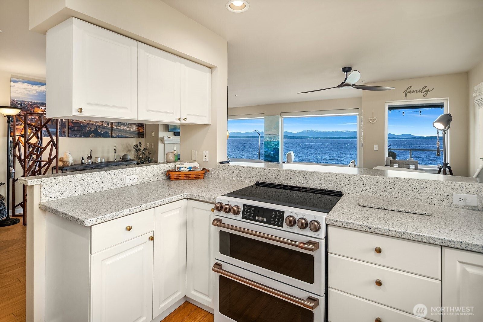 1402 Alki Avenue SW Unit: 402