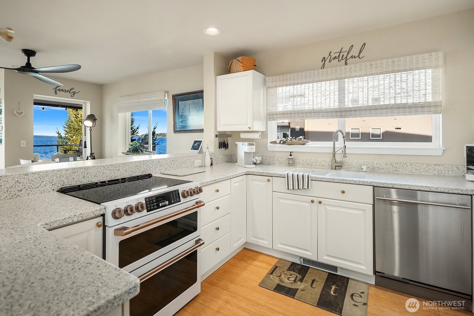 1402 Alki Avenue SW Unit: 402