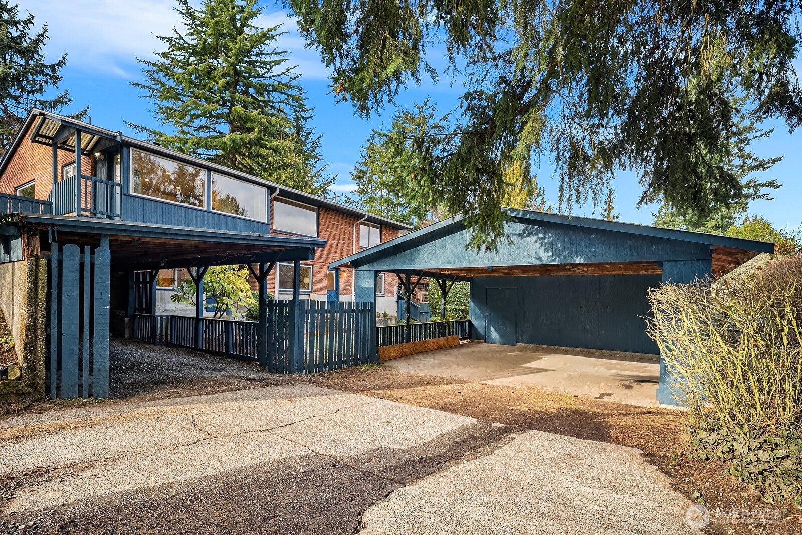 9802 15th Avenue NE