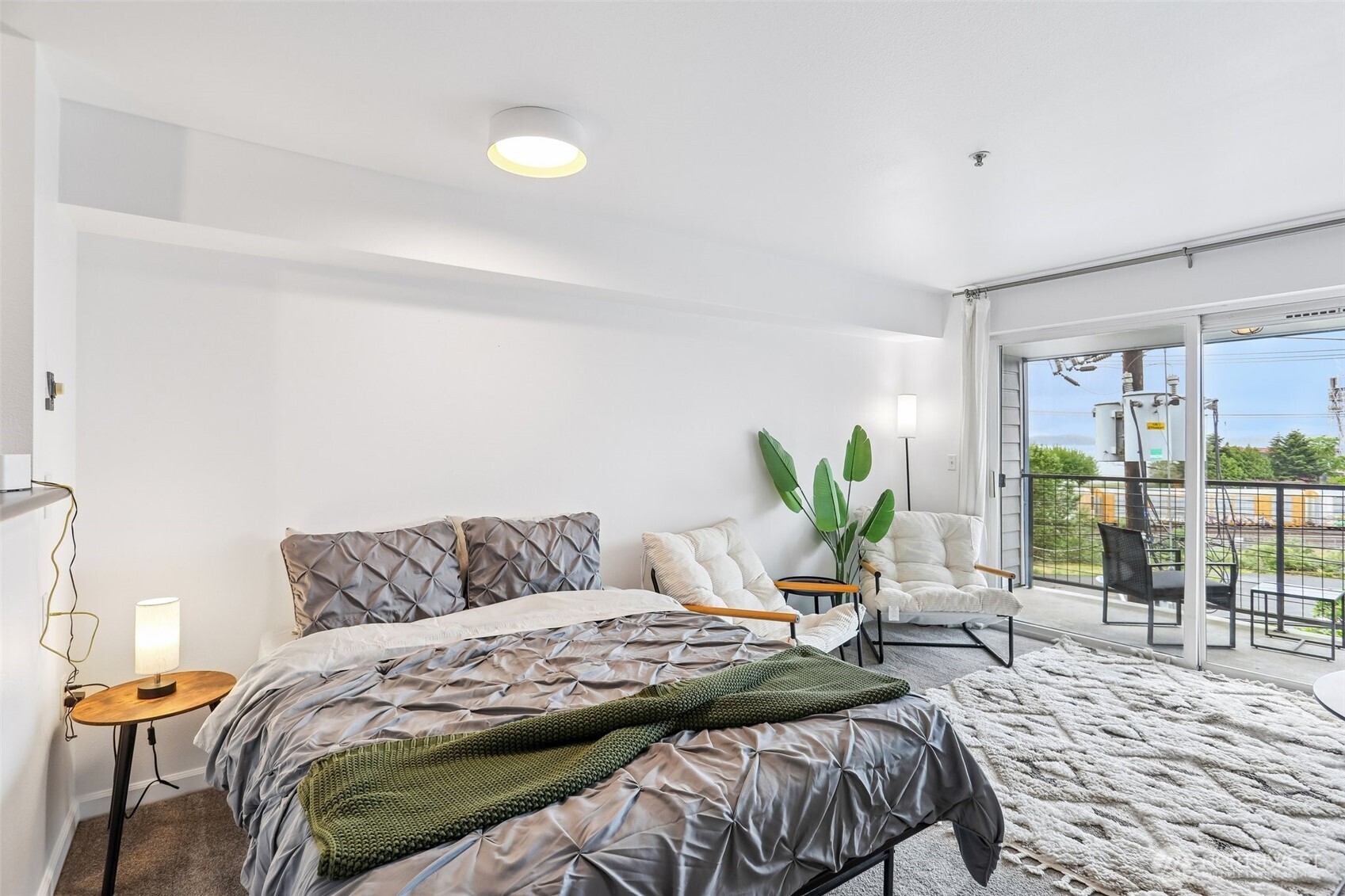 500 Elliott Avenue W Unit: 405