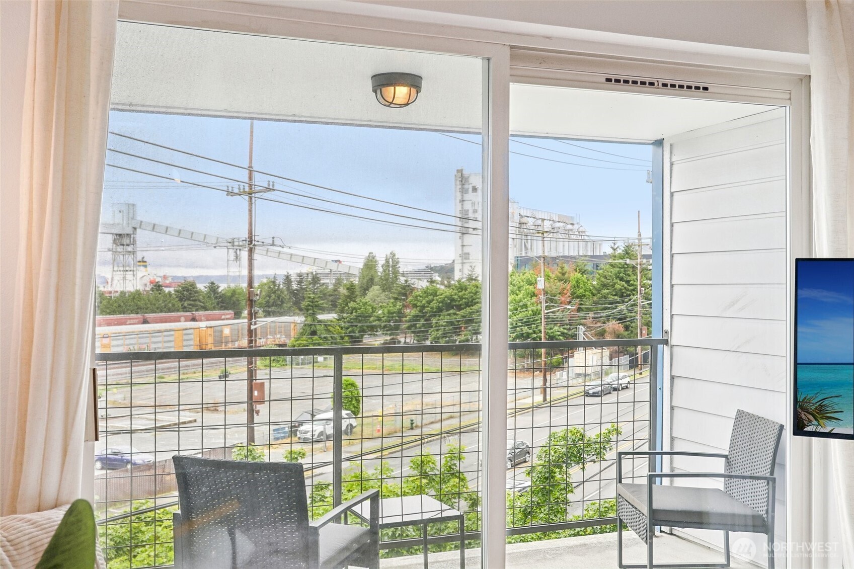 500 Elliott Avenue W Unit: 405