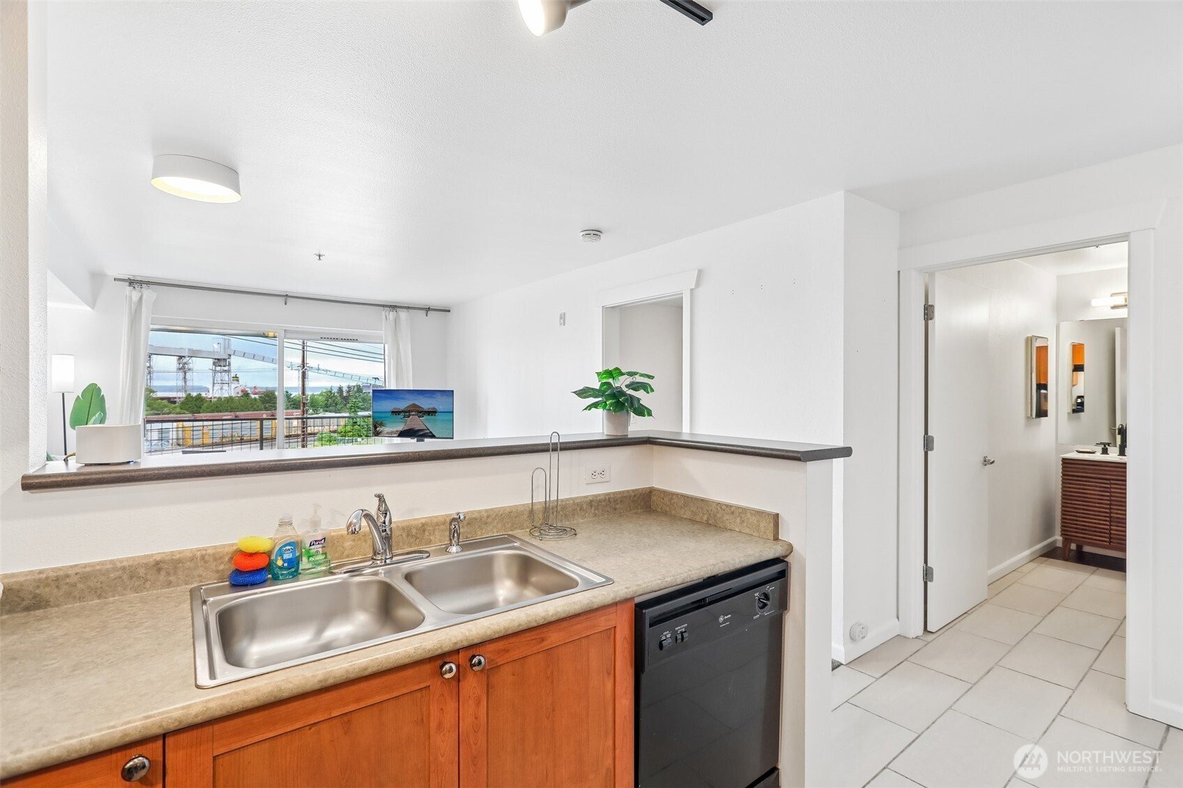 500 Elliott Avenue W Unit: 405