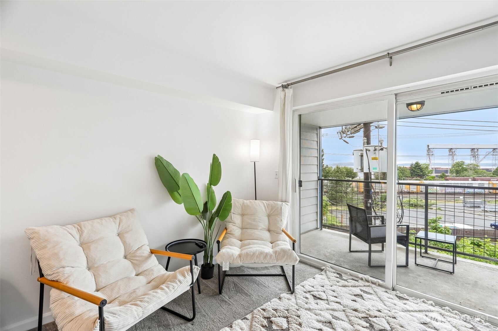 500 Elliott Avenue W Unit: 405