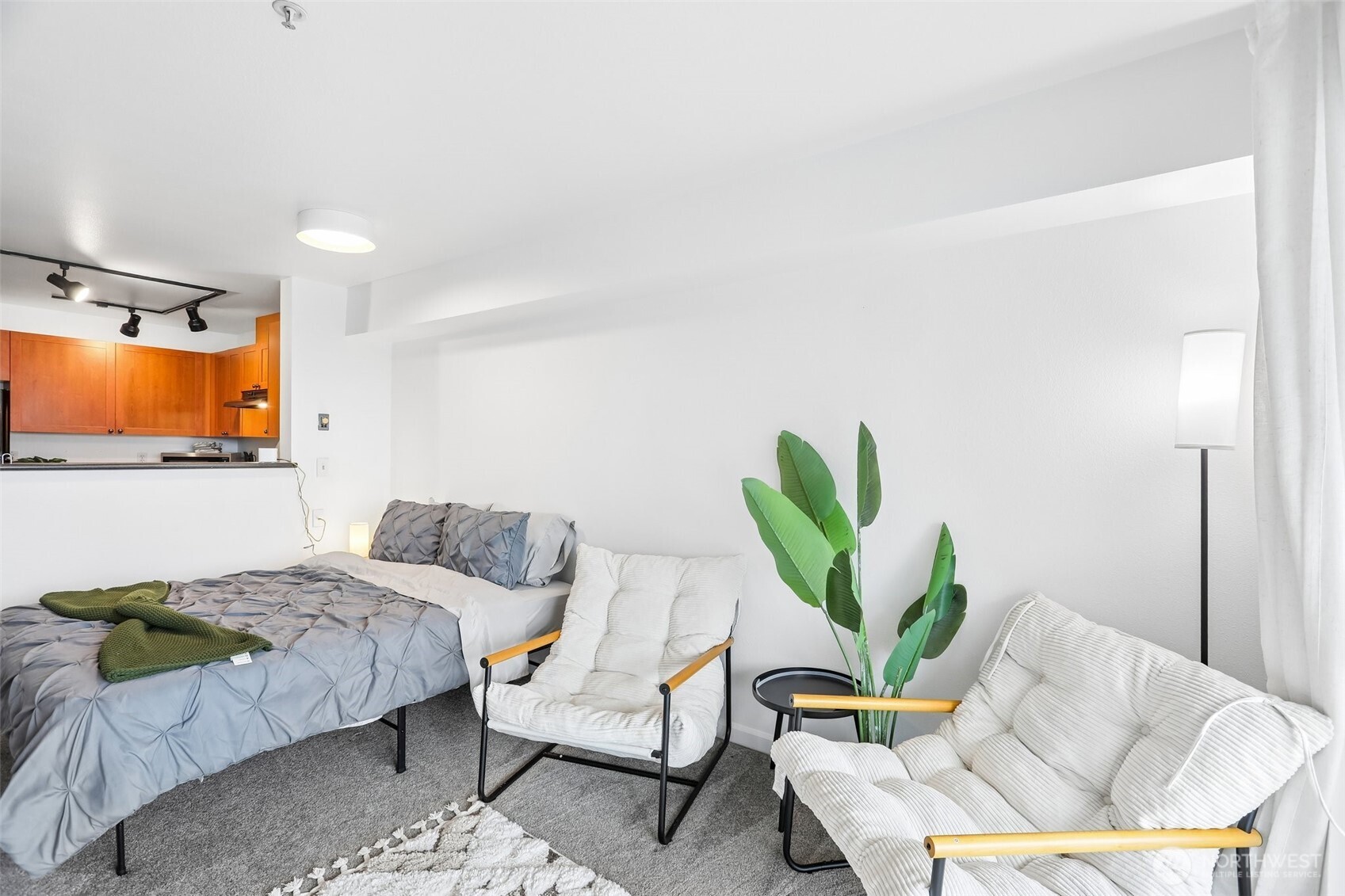 500 Elliott Avenue W Unit: 405