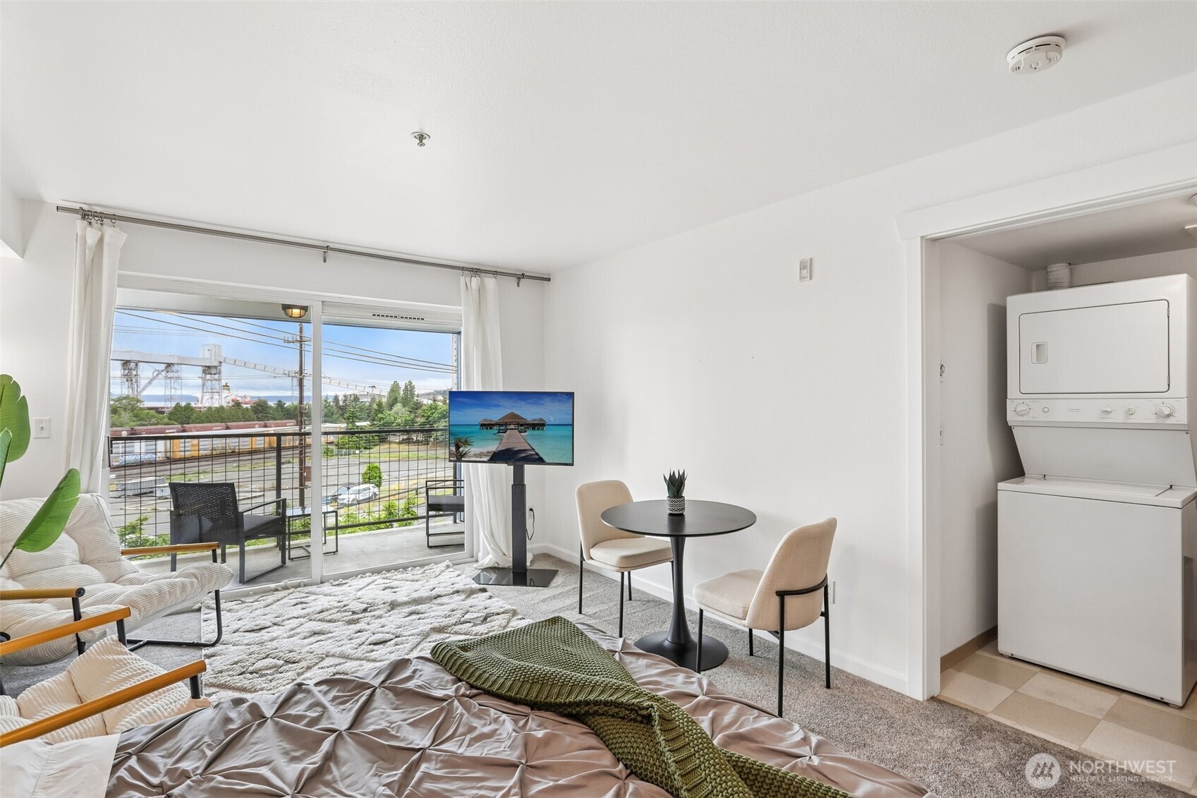 500 Elliott Avenue W Unit: 405