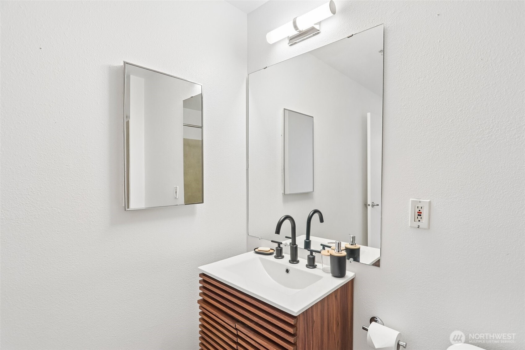 500 Elliott Avenue W Unit: 405